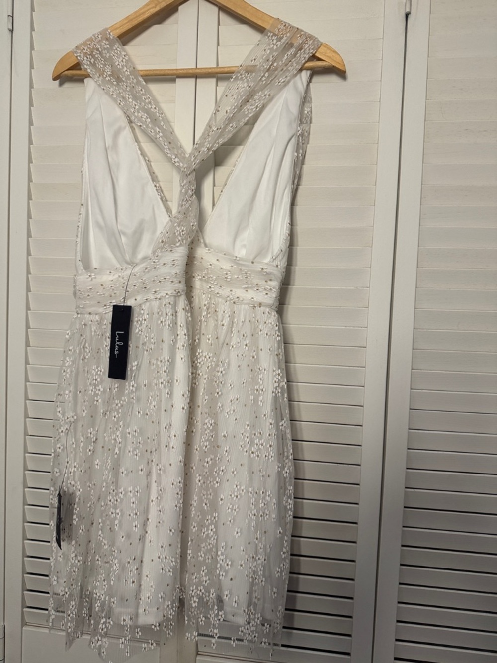 White V-Neck Sequin Embellished Women’s Dress - Picture 5 of 6